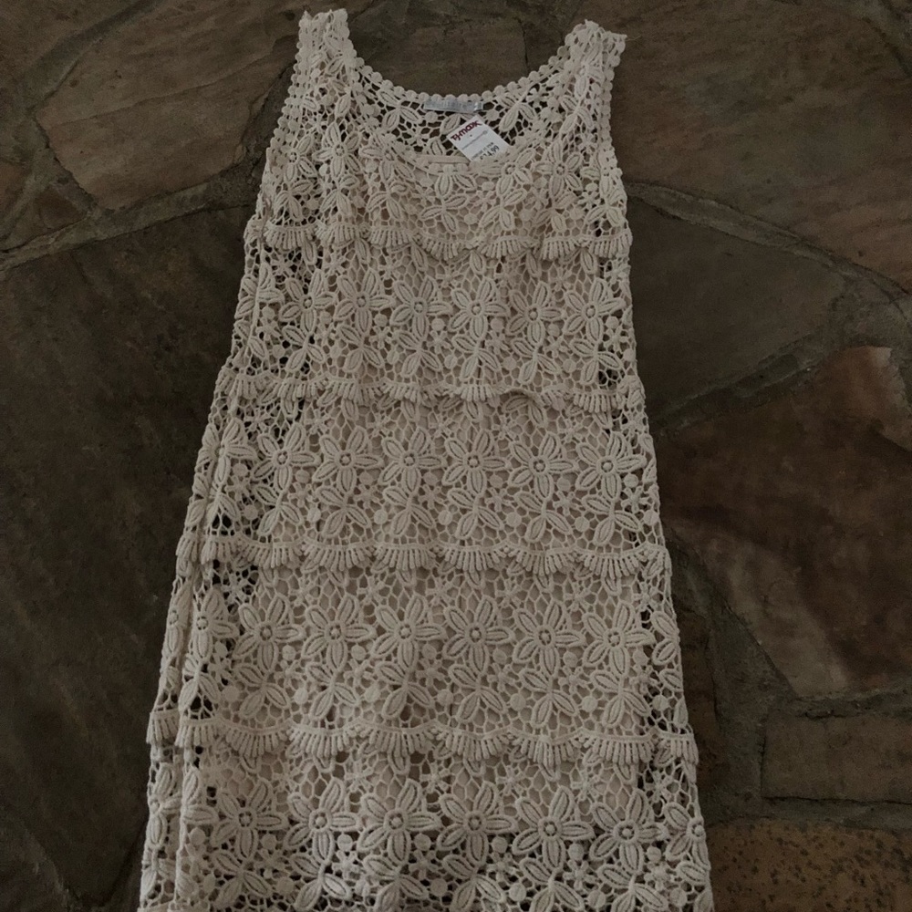 New lace dress